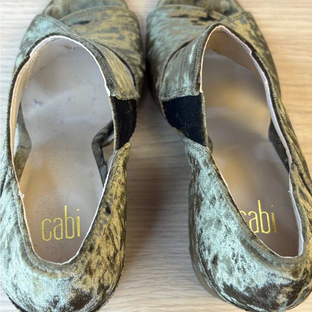 “CAbi” Crushed‎ Velvet Interlock Block Heel Sandals - Olive Green Woman’s 7 - Picture 5 of 9